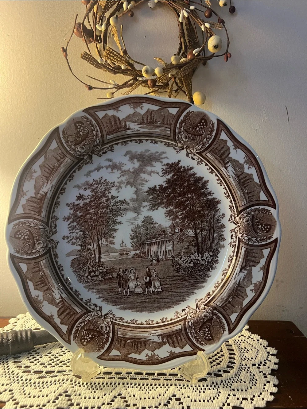 Ironstone J & G Meakin Americana; Brown and White Ironstone Dinner Plate; Englan